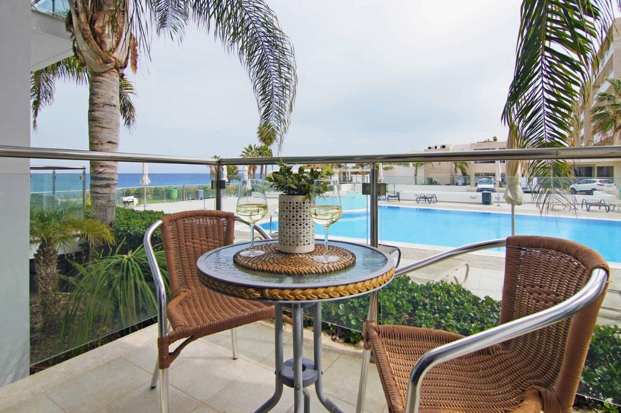 Diana - Coralli Beachfront Apartment Protaras Eksteriør billede