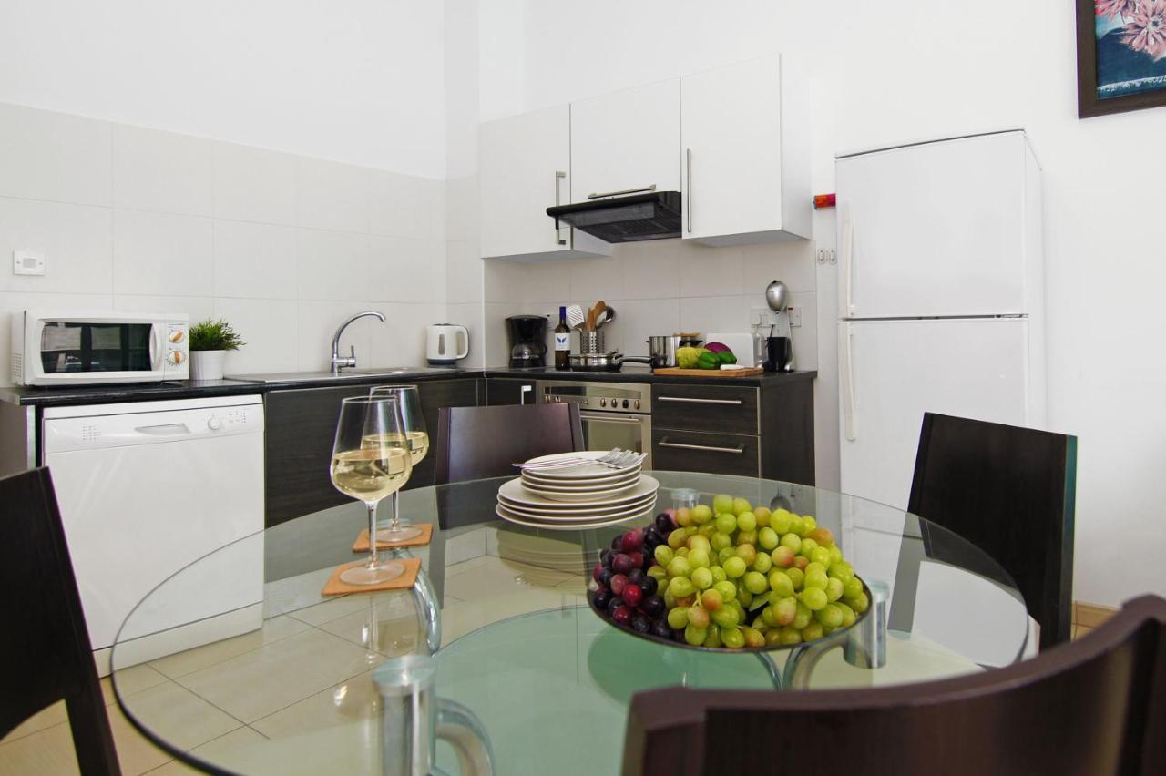 Diana - Coralli Beachfront Apartment Protaras Eksteriør billede