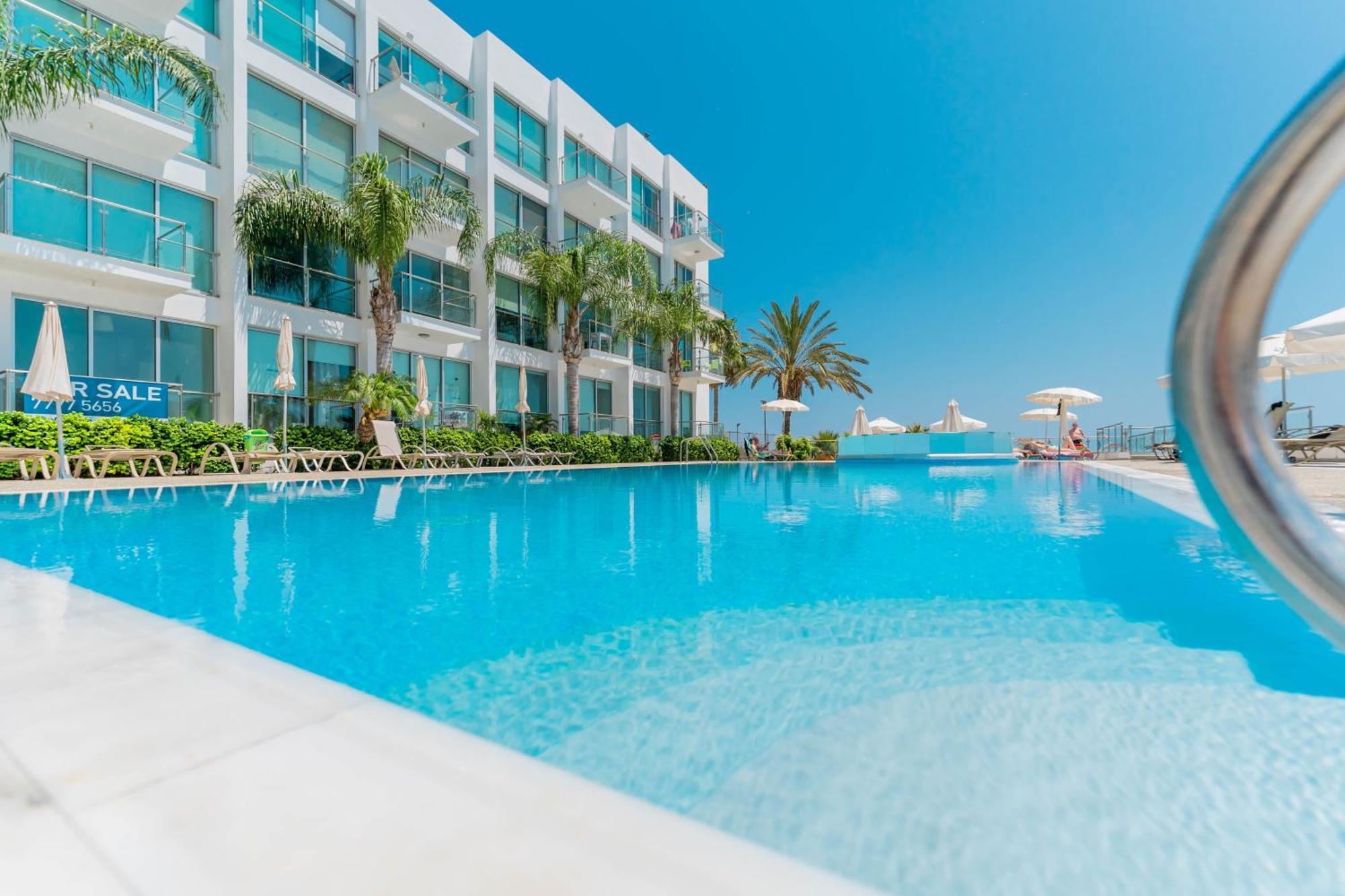 Diana - Coralli Beachfront Apartment Protaras Eksteriør billede